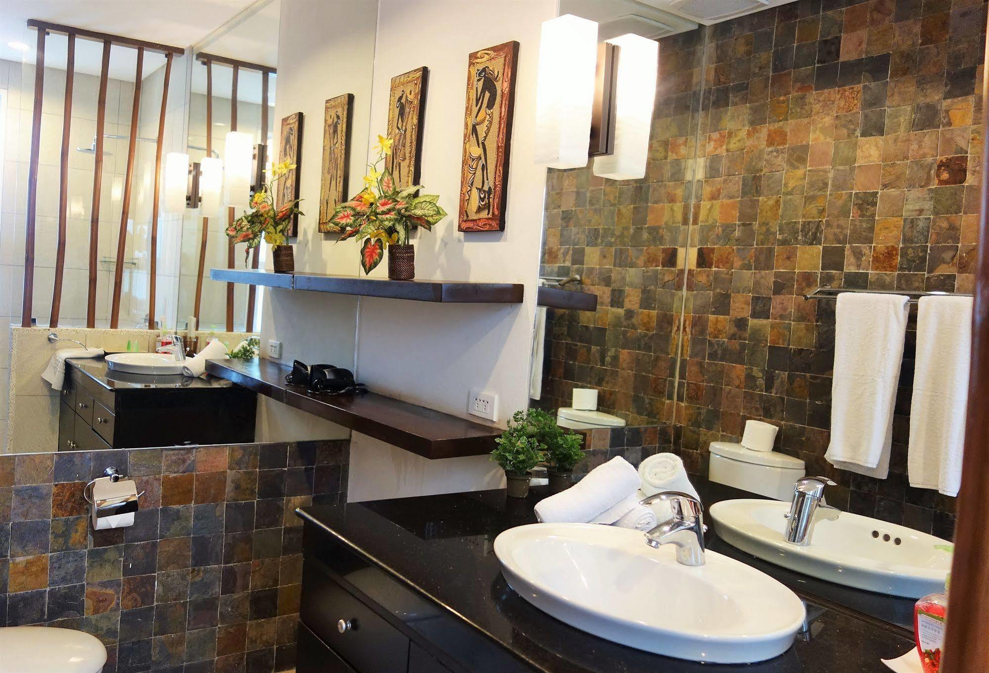 Boracay Apartments At 7 Stones Balabag  Exterior photo